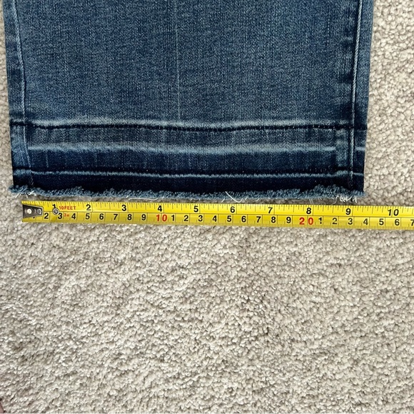 NYDJ capri jeans with frayed released hem - Picture 5 of 7